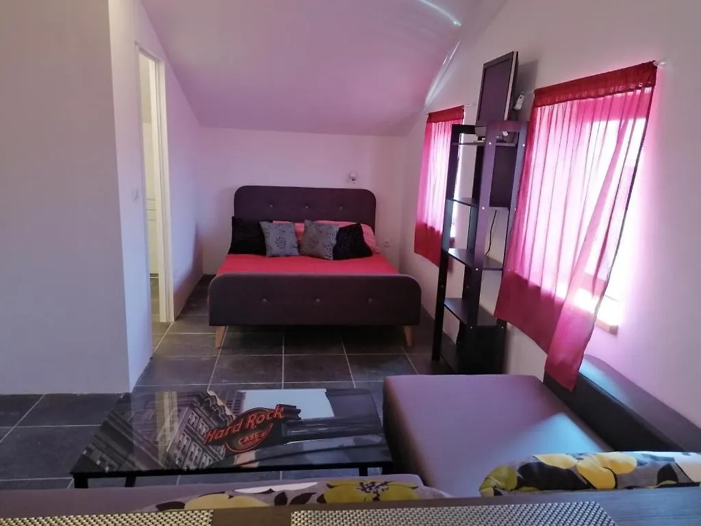 Studio Apartment In Funtana With Air Conditioning, Wifi, Washing Machine 4982-4