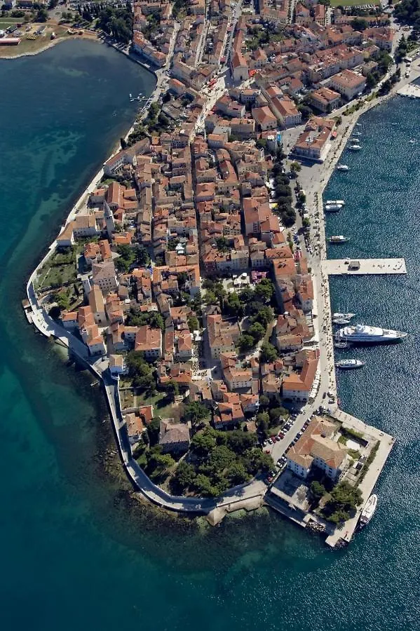 Studio Apartment In Funtana With Air Conditioning, Wifi, Washing Machine 4982-4 Croatia