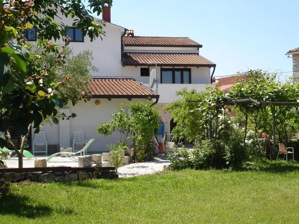Studio Apartment In Funtana With Air Conditioning, Wifi, Washing Machine 4982-4 0*,